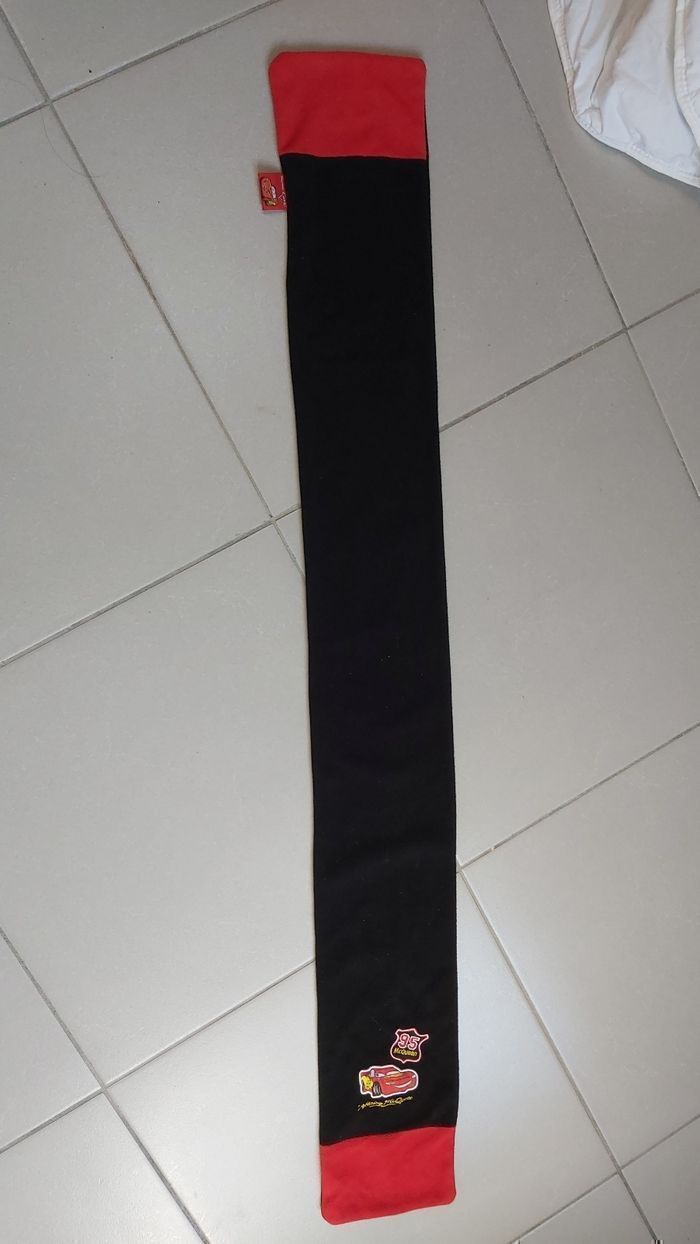 Écharpe Cars Disney Pixar - photo numéro 3