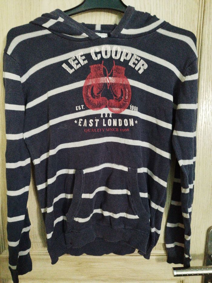 Pull à capuche et poches