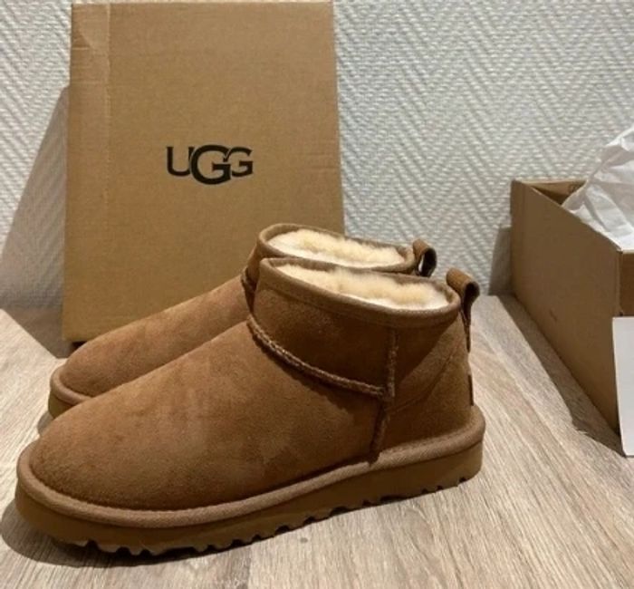 Ugg w Classic ultra mini 39