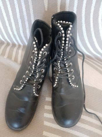 Bottines simili cuir noir a clous t40