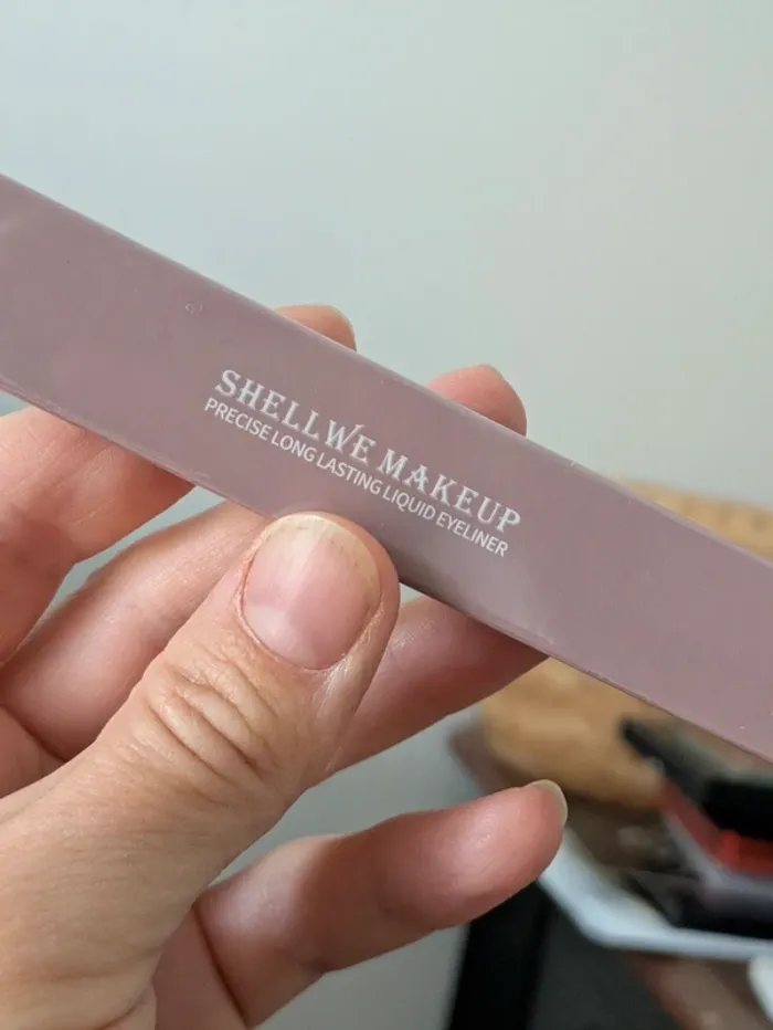 Eyeliner Shellwe makeup