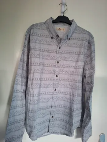Chemise Hollister Grise à Motifs Éthniques – Taille S