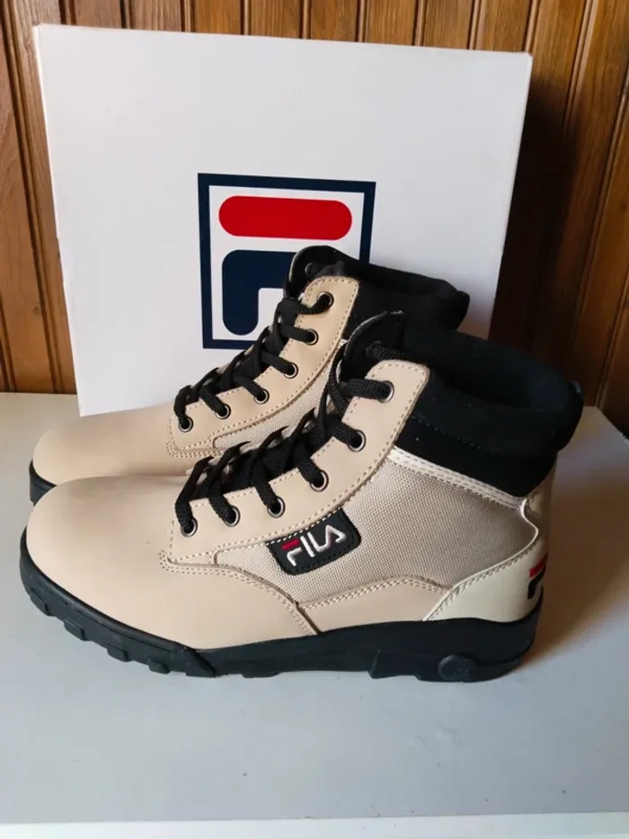 Superbe paire de chaussures de randonnée de marque Fila femme pointure 41 - photo numéro 2