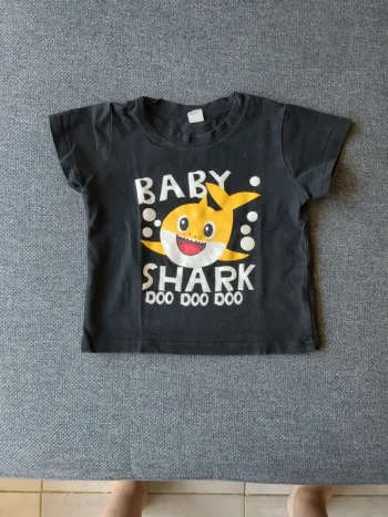 Tee shirt baby shark taille 86 cm