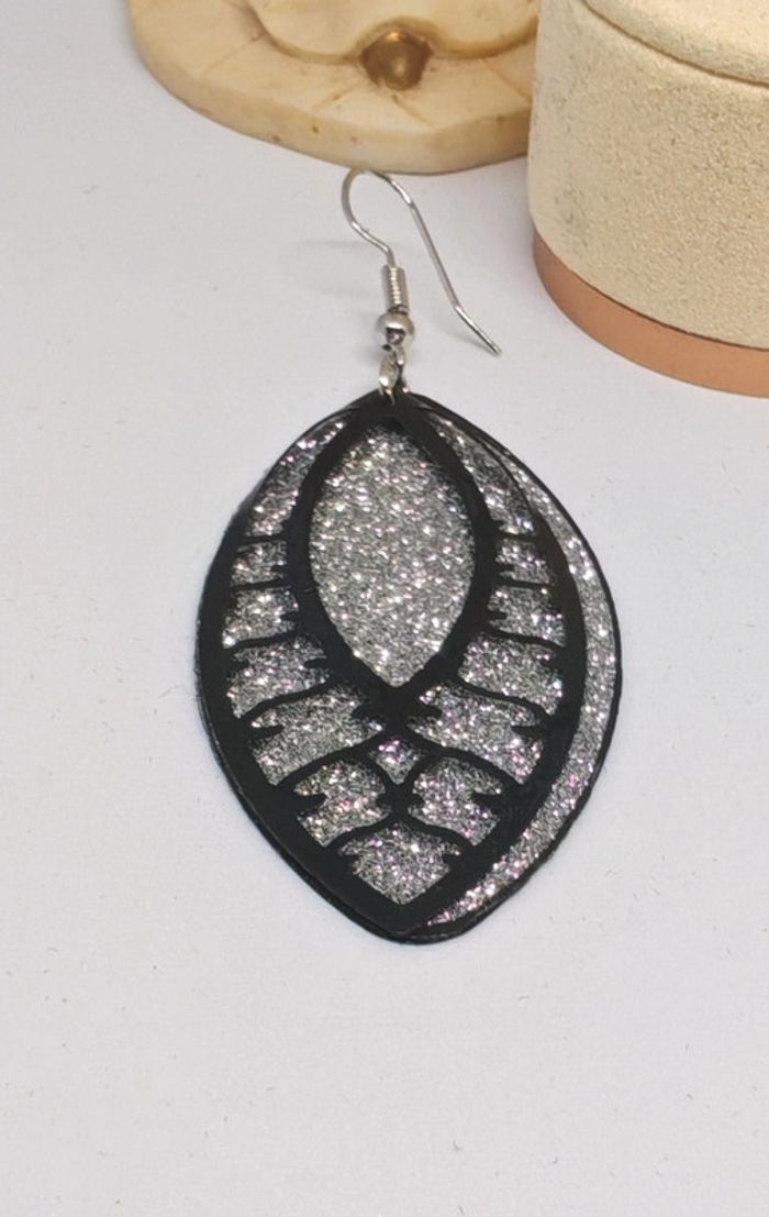 Boucles d'oreilles pendantes - photo numéro 2