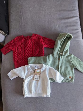 Lot 3 pulls taille 3 mois