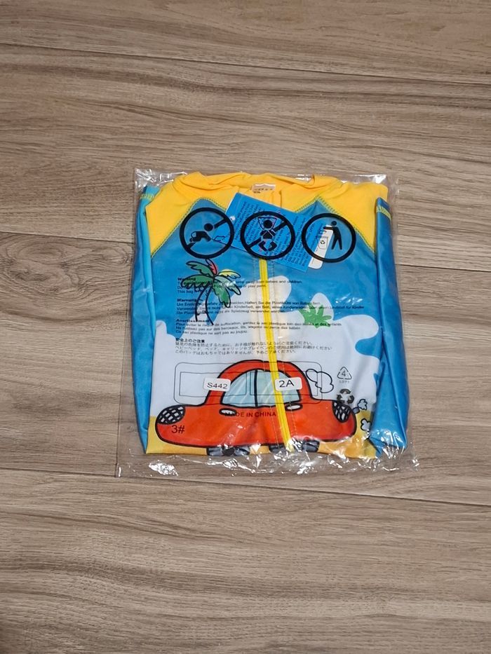 Maillot de bain garçon piscine manches longues voiture bleu jaune - photo numéro 4