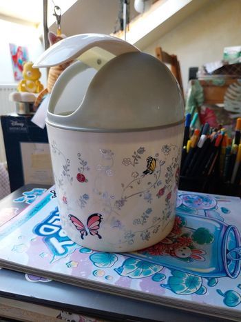 Mini poubelle de table