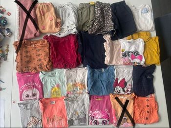 Lot 23 vêtements fille  6 ans 