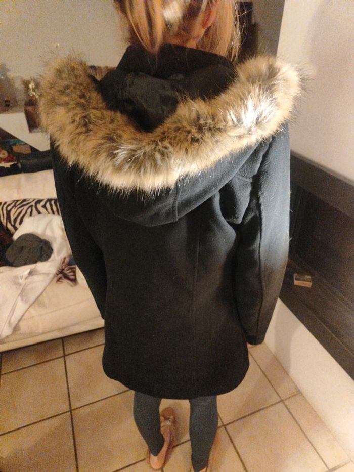 Manteau caban bleu marine avec capuche fourrure - photo numéro 2