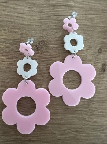 Boucles d’oreilles rose et blanche
