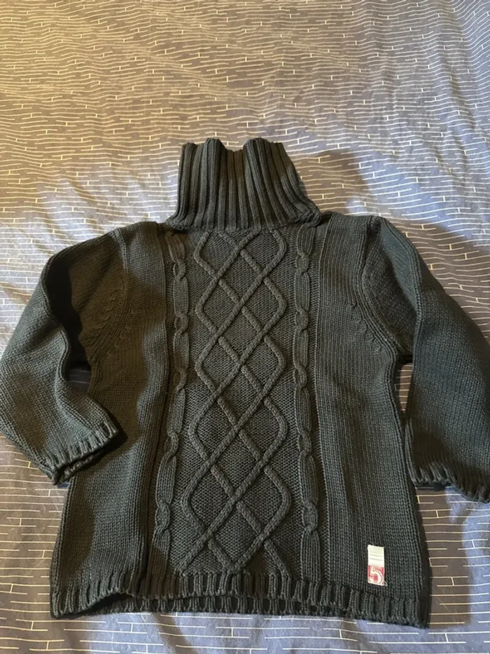 Pull hiver col roulé