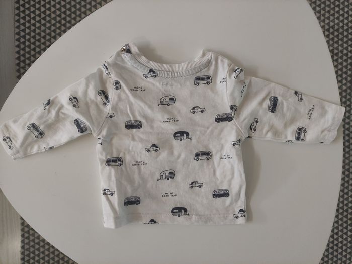 Tee shirt Kiabi 1 mois - photo numéro 2