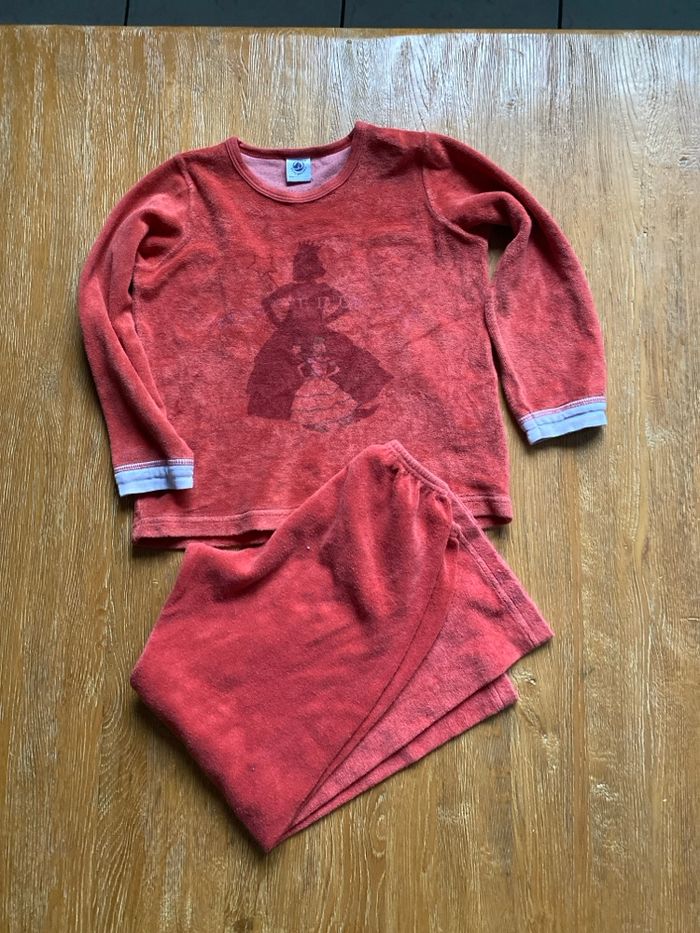 Pyjama Petit Bateau rouge rose orangé avec motif princesse taille 6 ans