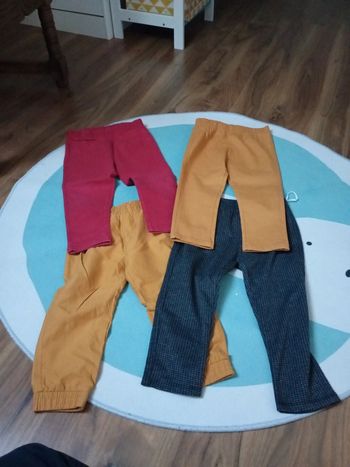 Lot 4 pantalons 23 mois neufs