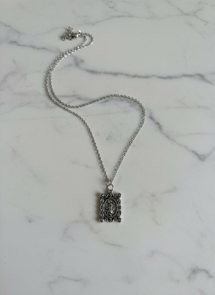 Collier pendentif lapin