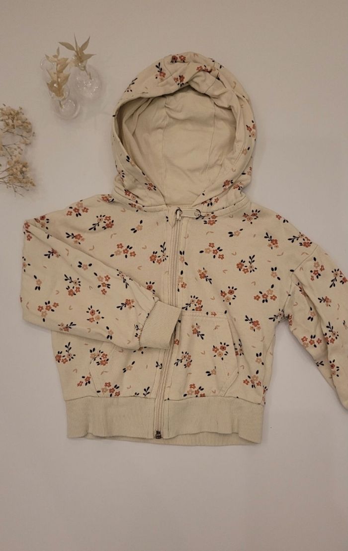 Sweat zipé à Capuche fleurs KIABI