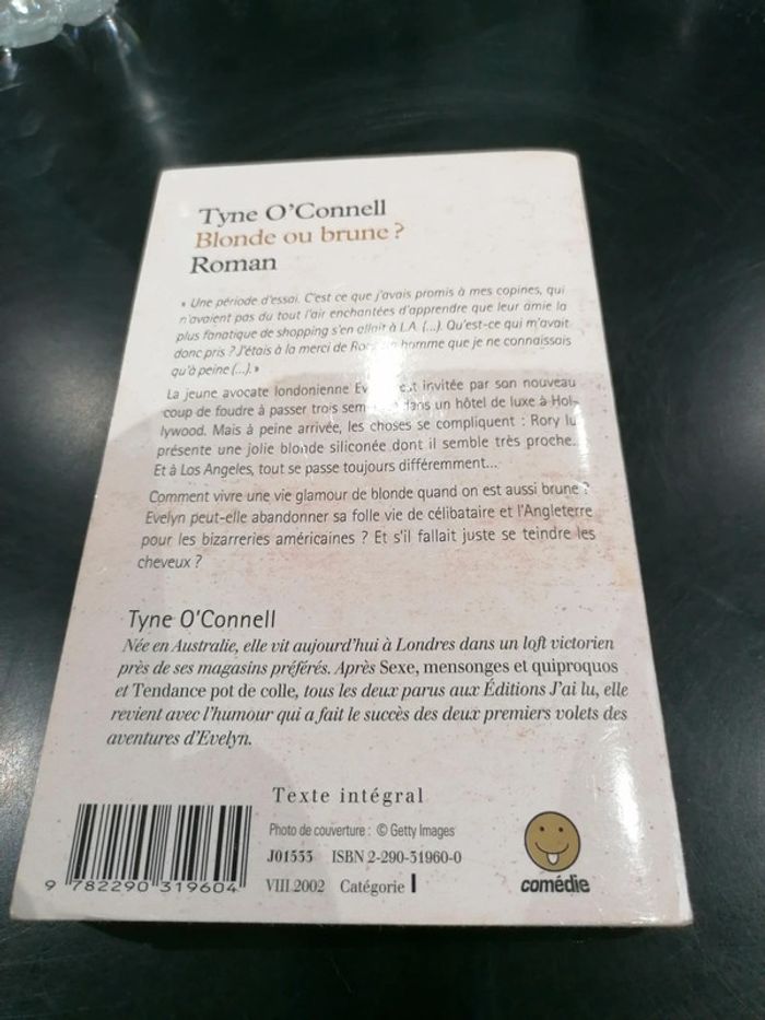 Livre Tyne O'Connell Blonde ou brune roman - photo numéro 2