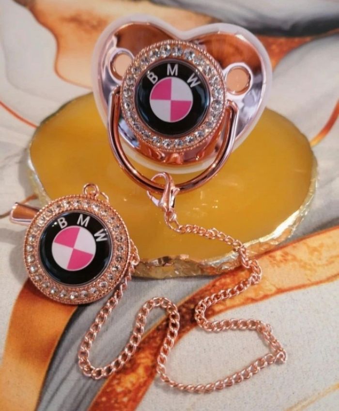 Tétine BMW rose