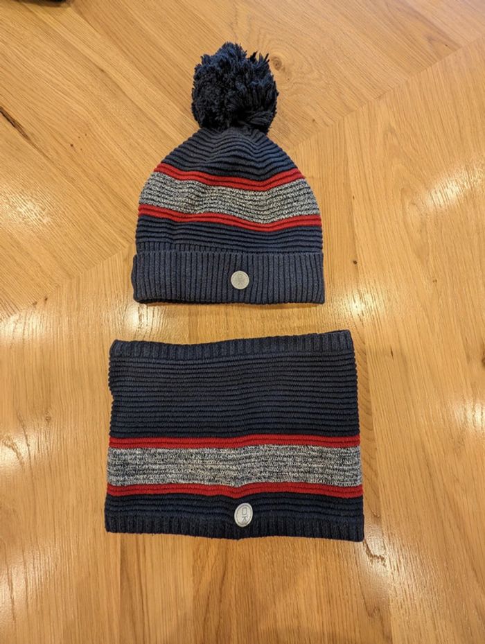 Bonnet et tour de cou Okaïdi