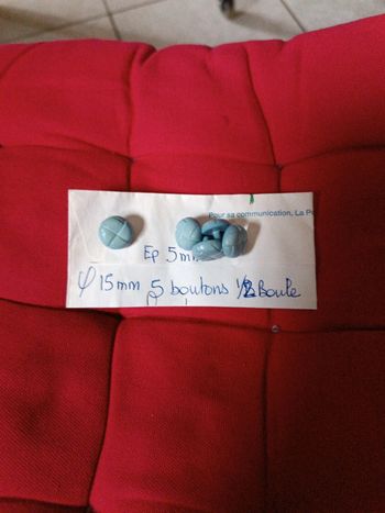 Lot 5 boutons 1/2 boule bleu clair