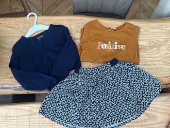 Ensemble tape à l’œil okaidi 4 5 ans gilet t-shirt jupe