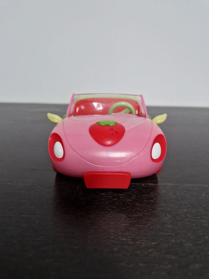 Charlotte aux fraises et sa voiture - photo numéro 7