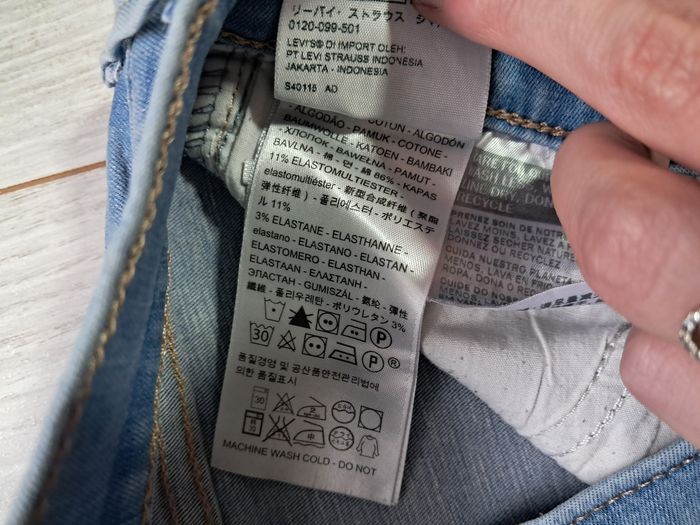 Jeans levi's super skinny 710 25w L32 - photo numéro 4