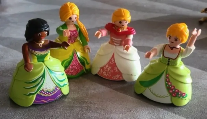 Lot de 4 figurines playmobil princesse