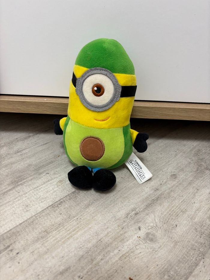 Peluche minions en avocat