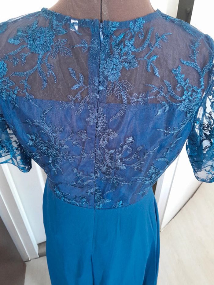 Jolie robe de cérémonie été mi mollet dentelles et drapée taille - photo numéro 3