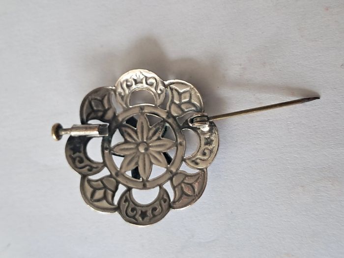 Broche à décor d étoile, lunes et fleurs de papyrus - photo numéro 4