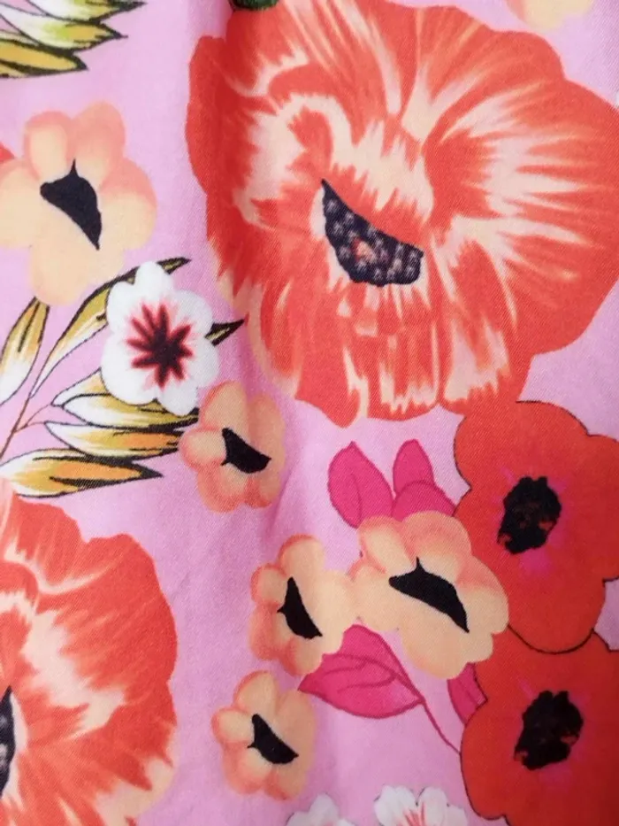 Robe d'été tons roses et rouges fleurie - photo numéro 12