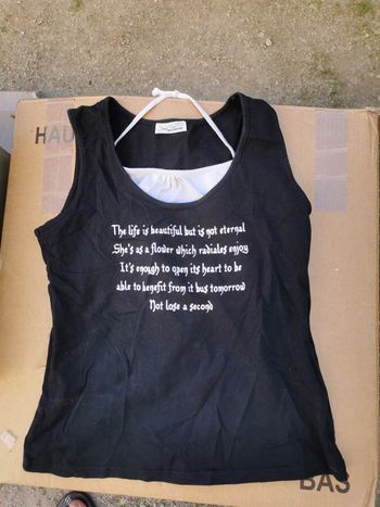 Tee shirt blanc et noir écriture