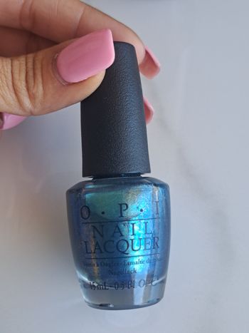 ✨ OPI – “This Color’s Making Waves” ✨