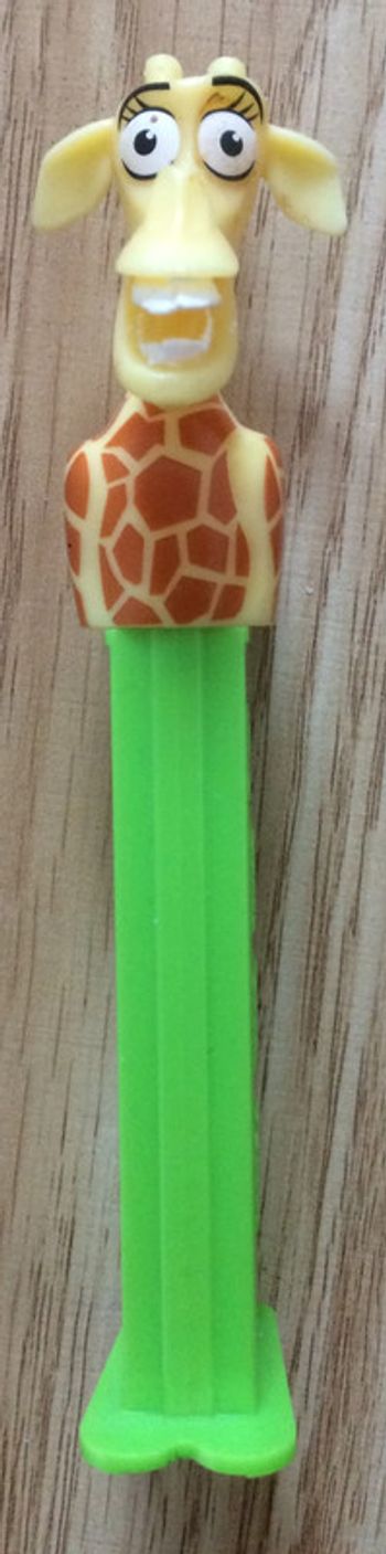2 distributeurs PEZ Dream Works Madagascar - Melman & Marty