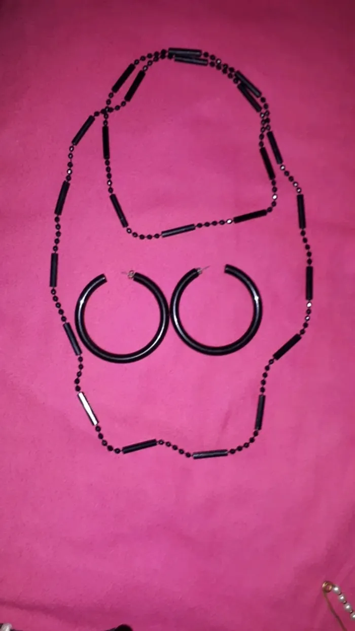 Parure boucle créole et collier noir