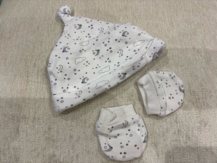 Chapeau et moufles naissance