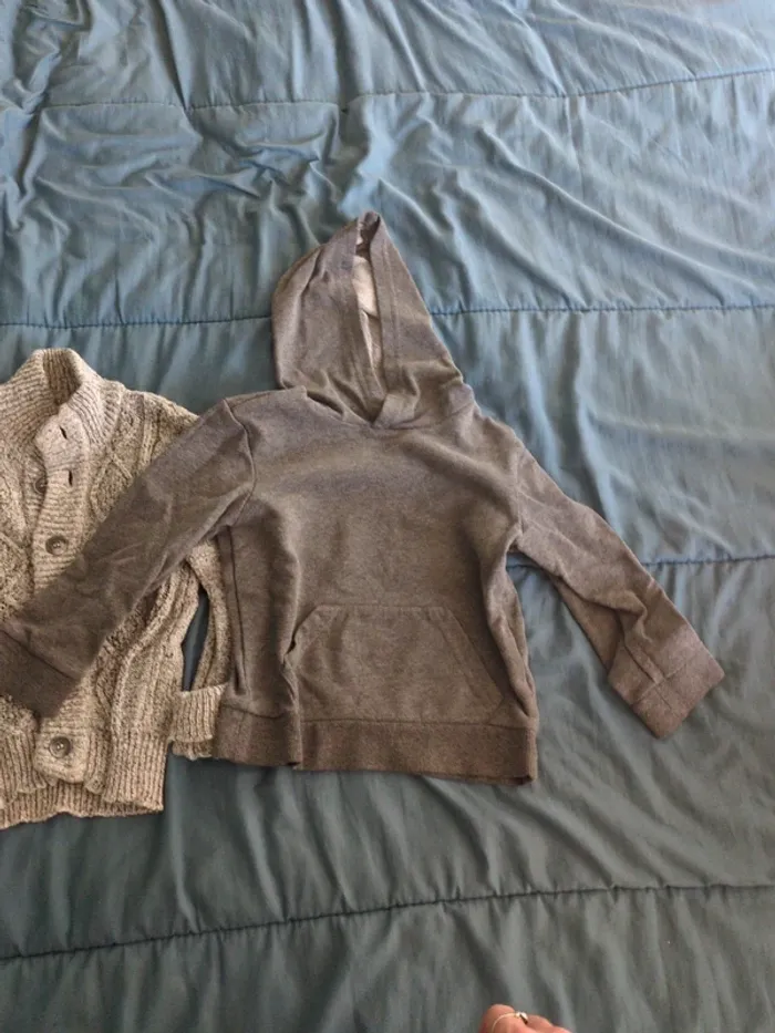 Lot gilet pull - photo numéro 2