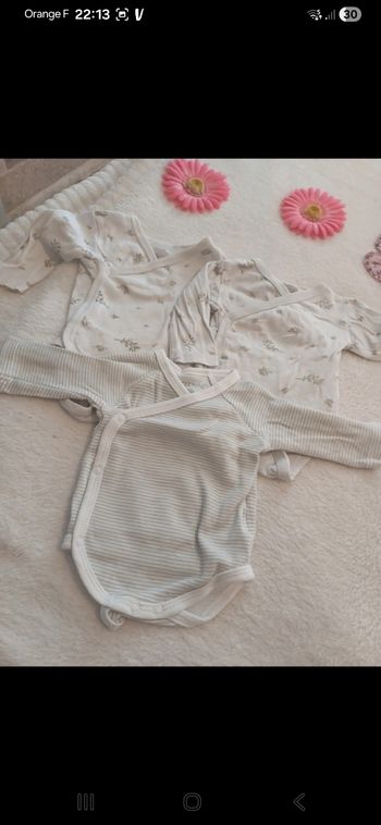 Lot de 3 bodies bébé taille 1 mois