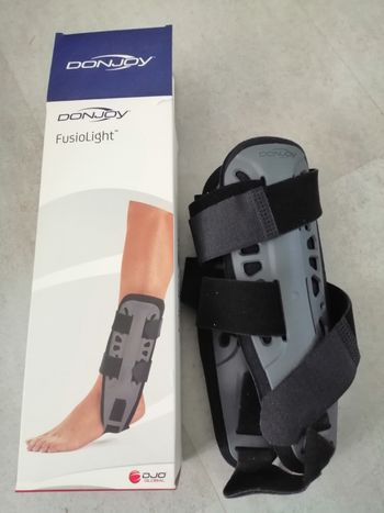 chevillere rigide M Donjoy