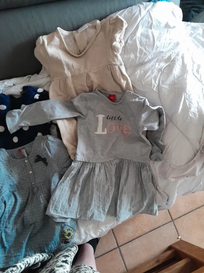 Lot 5 robes 2 ans - photo numéro 2