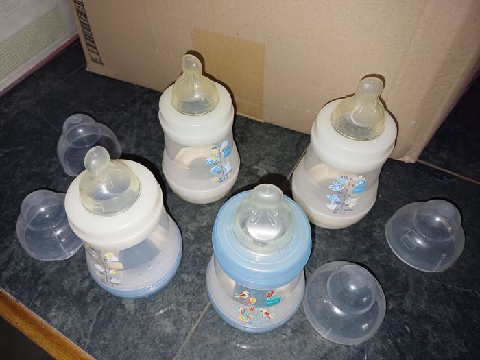 Petit biberons 160ml  mam avec tétines