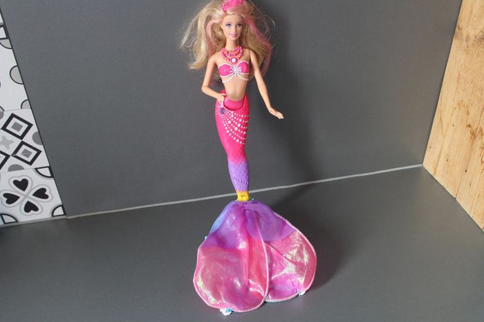 Figurien Barbie Sirène Magique 2013 - photo numéro 3