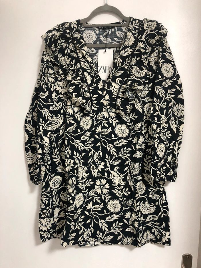Superbe belle robe à volants Zara neuve avec étiquette taille S - photo numéro 2