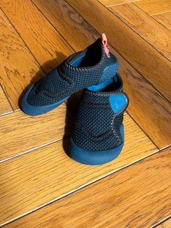 Chaussons bébé Decathlon Domyos – taille 23 – comme neufs