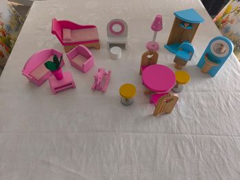 Lot meubles en bois maison de poupée 