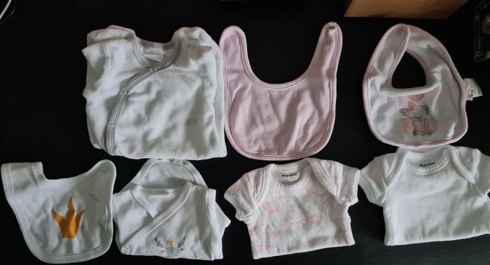 Lot bébé fille naissance/1 mois