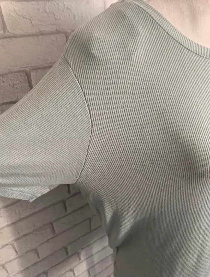 Pull C&A taille 36/S - photo numéro 3