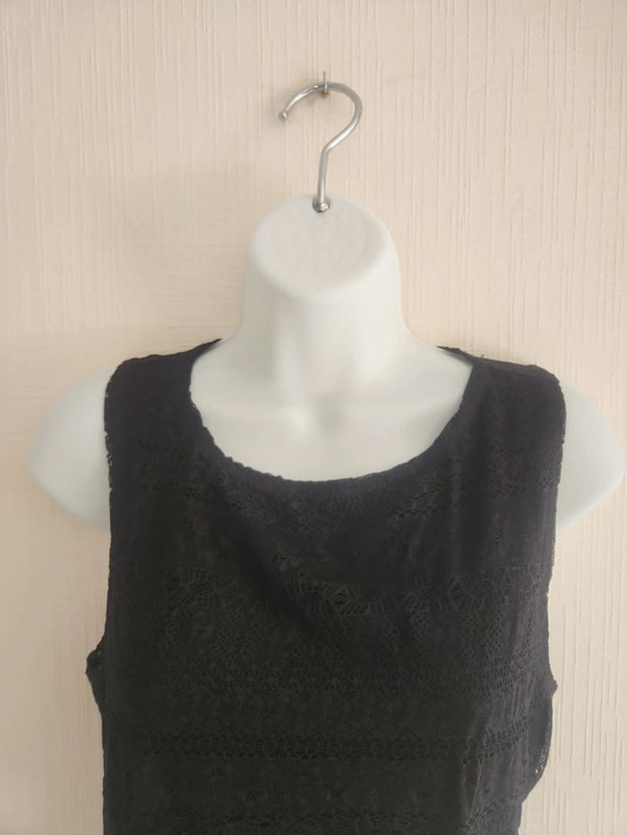 Crop top / t-shirt court noir avec dentelle XS / S - photo numéro 3